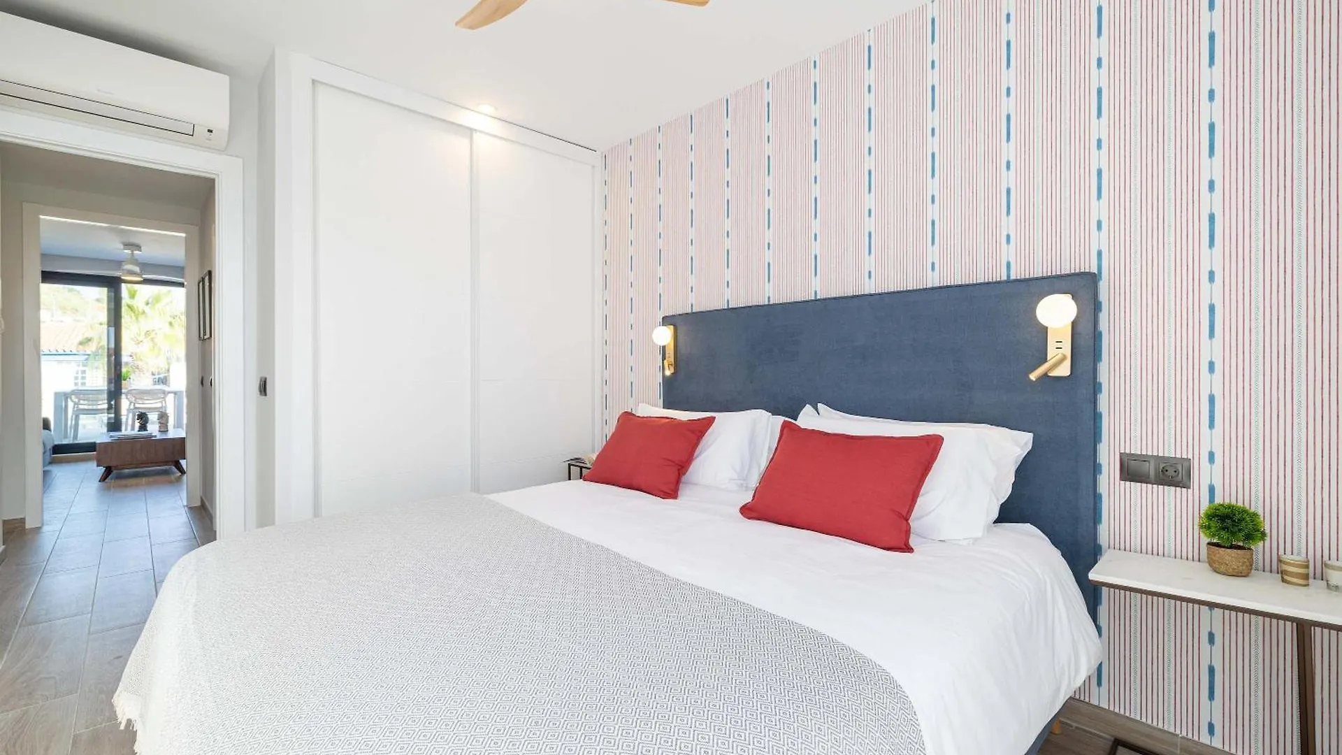 Apartment Fabulous Beachside Penthouse Caleta De Velez