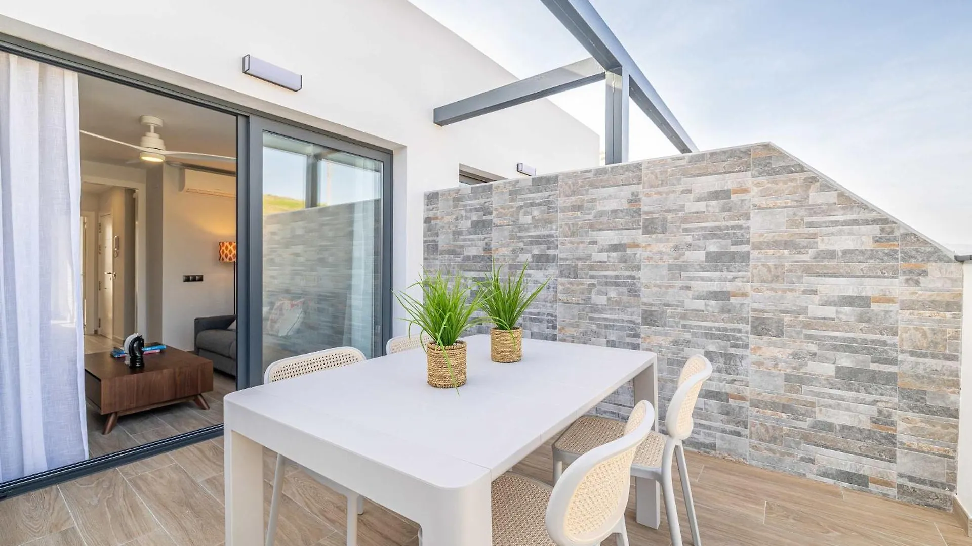 Fabulous Beachside Penthouse Caleta De Velez 0*,