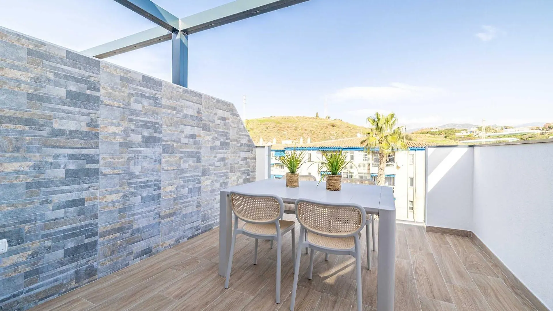 Fabulous Beachside Penthouse Caleta De Velez Apartment