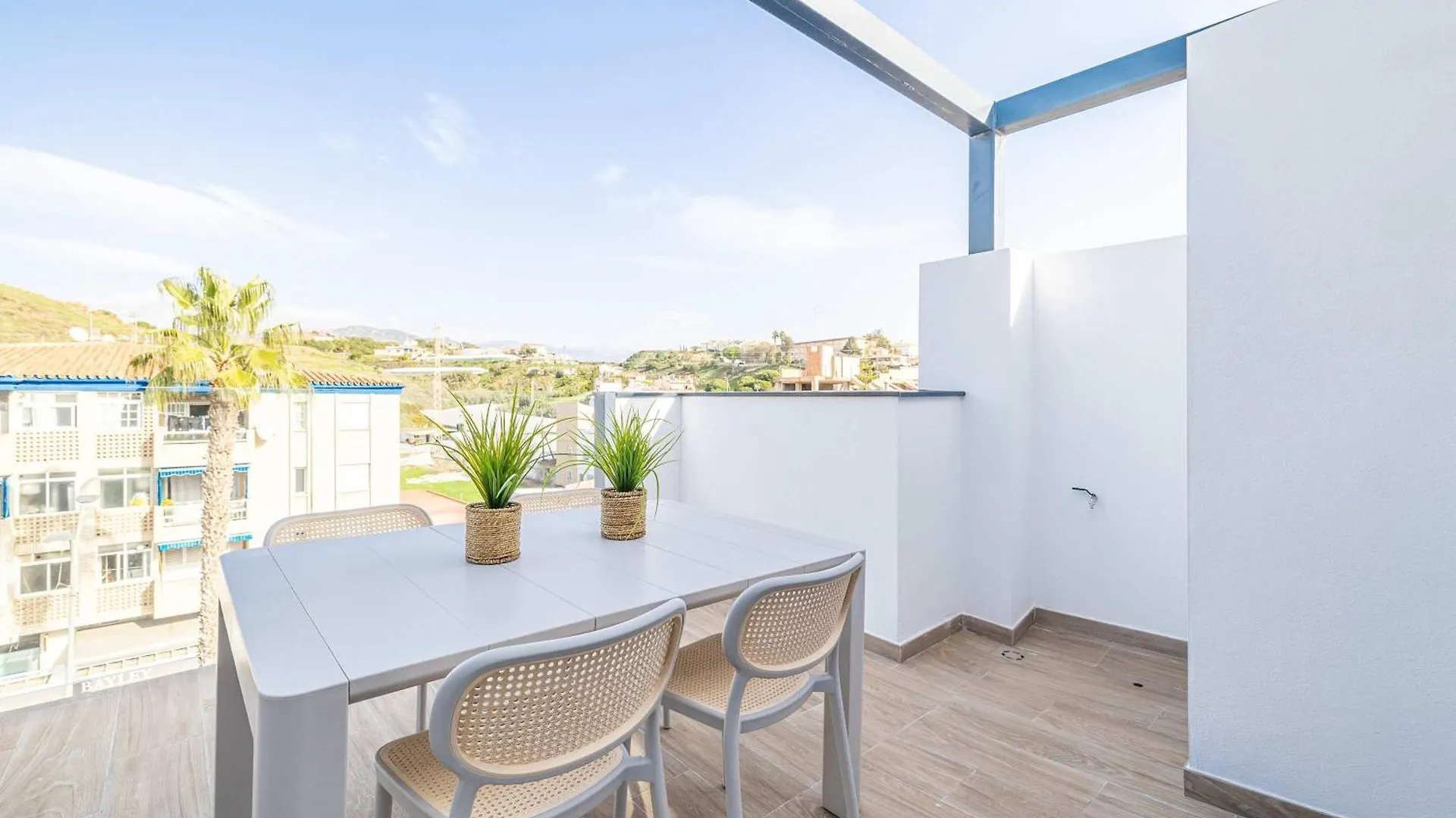 Fabulous Beachside Penthouse location