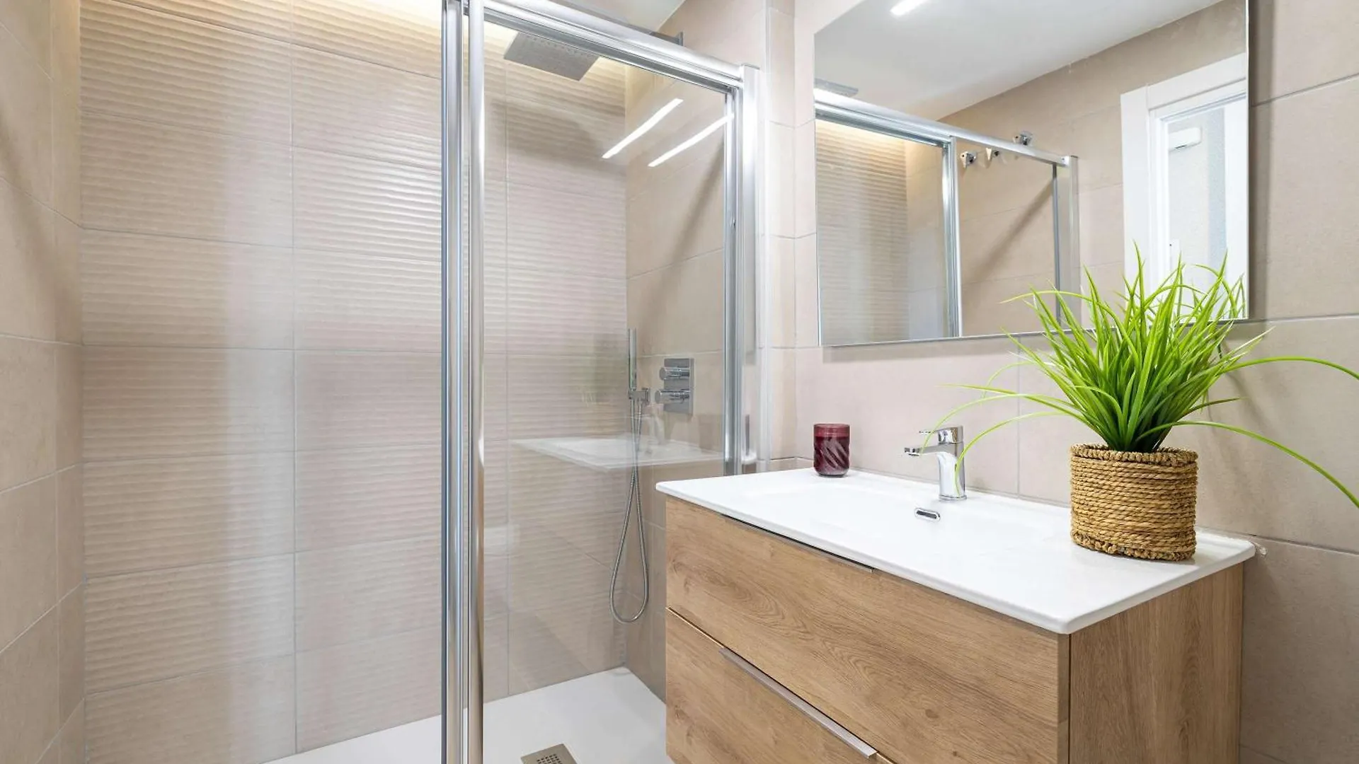 Fabulous Beachside Penthouse Caleta De Velez Apartment